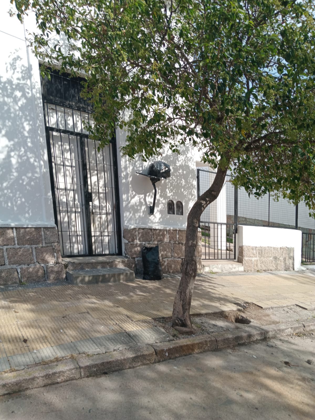 VENTA- CASA EN ZONA CENTRO-CAPILLA DEL MONTE