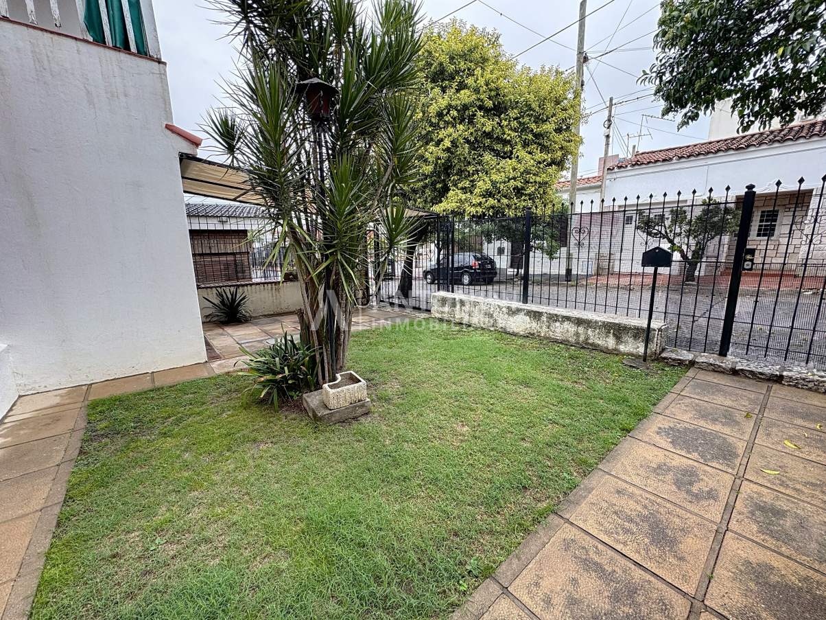 Apto Bancor Casa de 3 Dormitorios mas escritorio en B Cofico