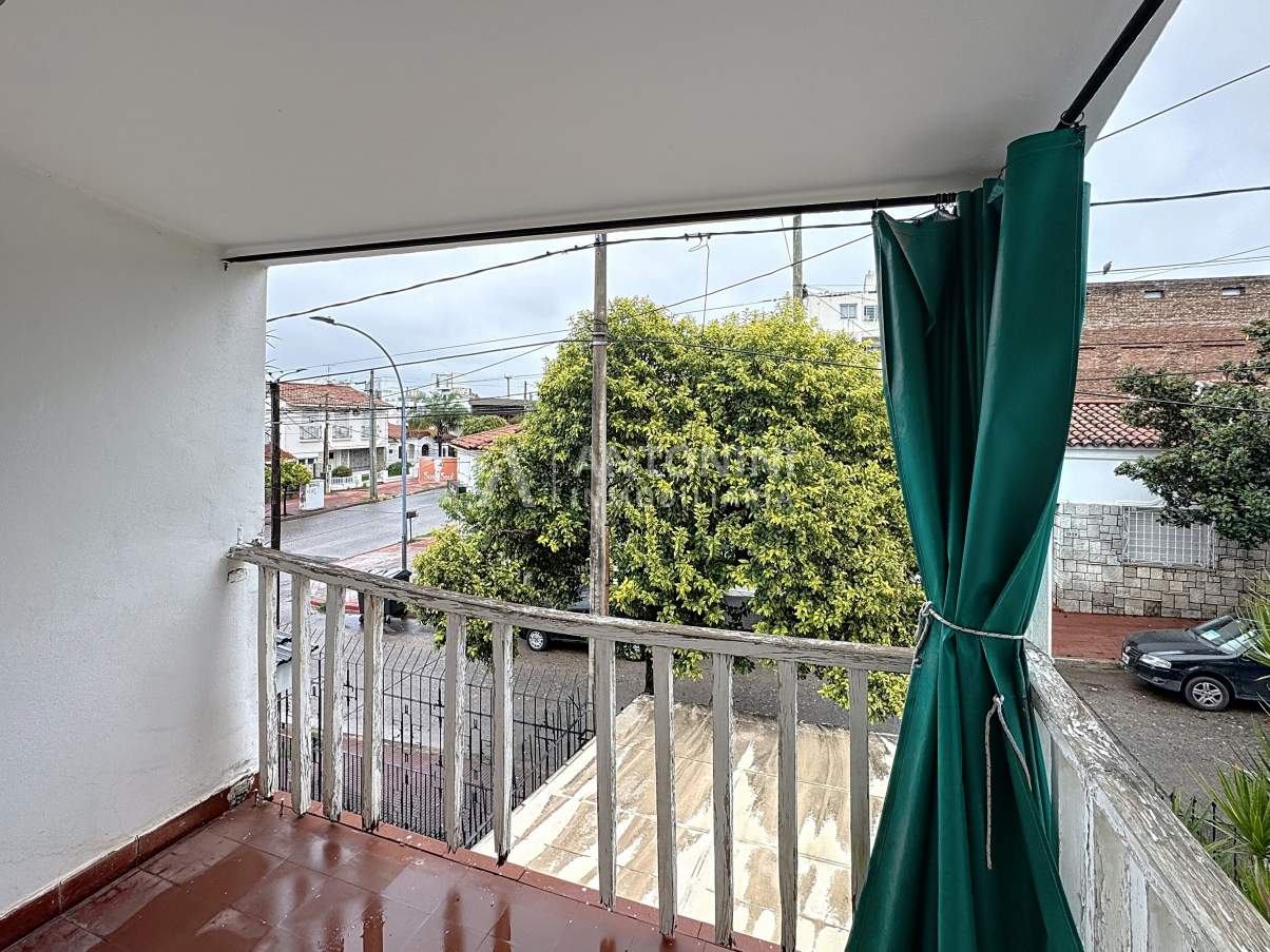 Apto Bancor Casa de 3 Dormitorios mas escritorio en B Cofico