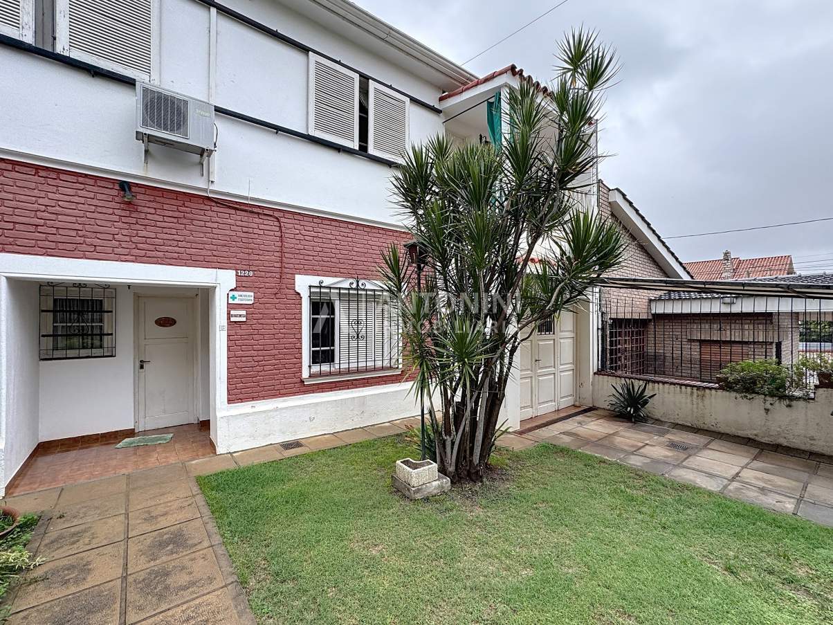 Apto Bancor Casa de 3 Dormitorios mas escritorio en B Cofico