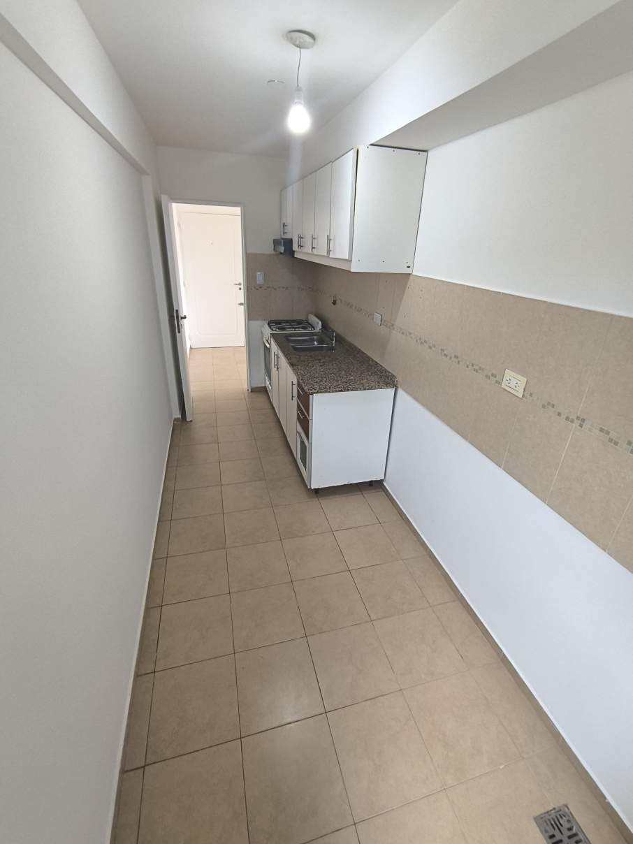 ALQUILER Departamento de 3 dormitorios Lateral con Vistas, con Cochera B Villa Sol