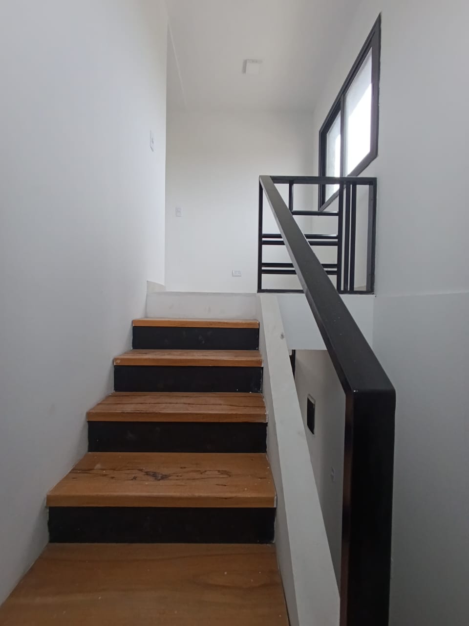 DUPLEX QUEBRADAS DE MANANTIALES 2D 2B PATIO C ASADOR