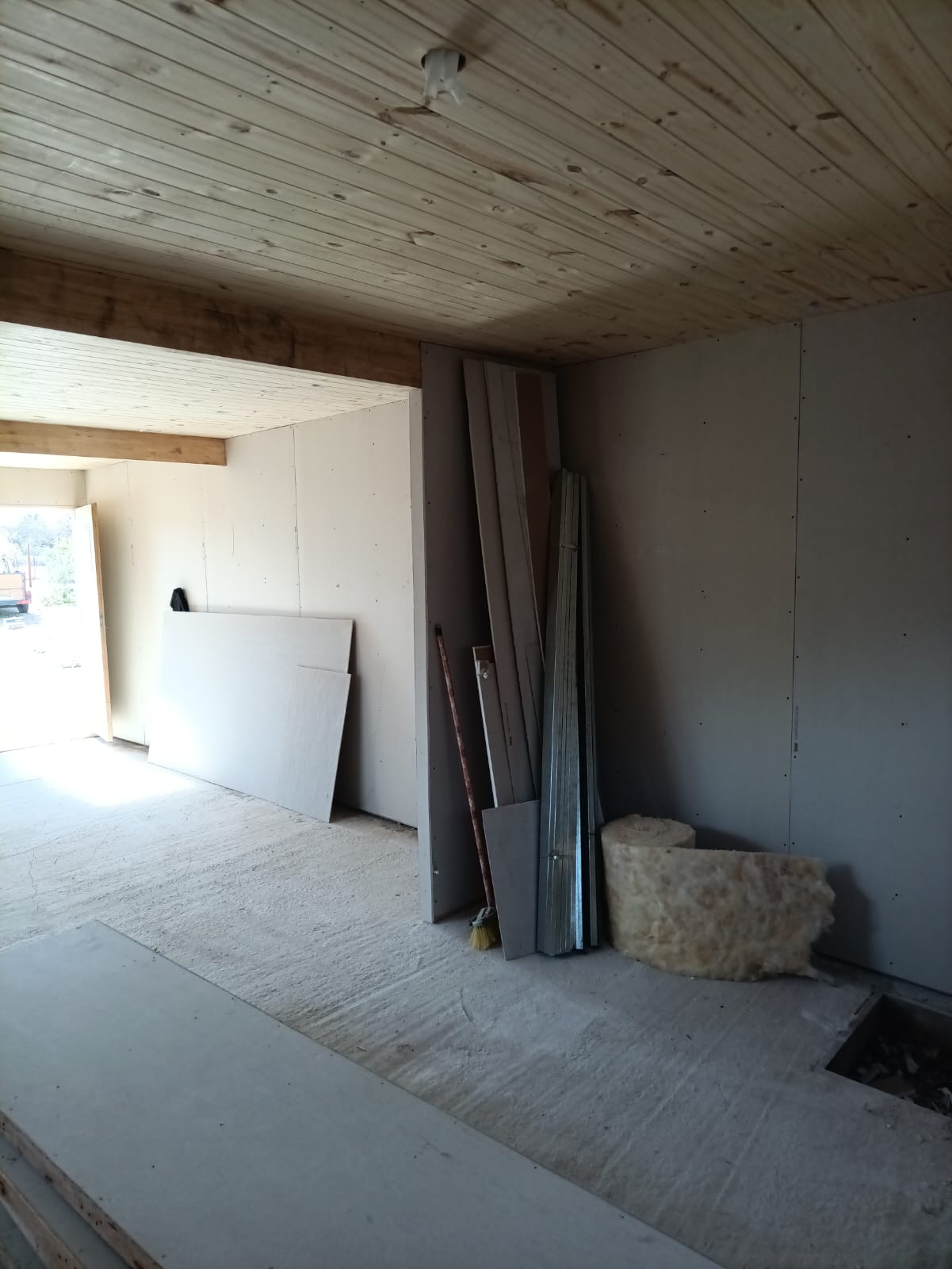 Casa 3 Ambientes en Villa La Ribera, Villa Quillinzo, a pocas cuadras del Rio. Prefabricada a TERMINAR