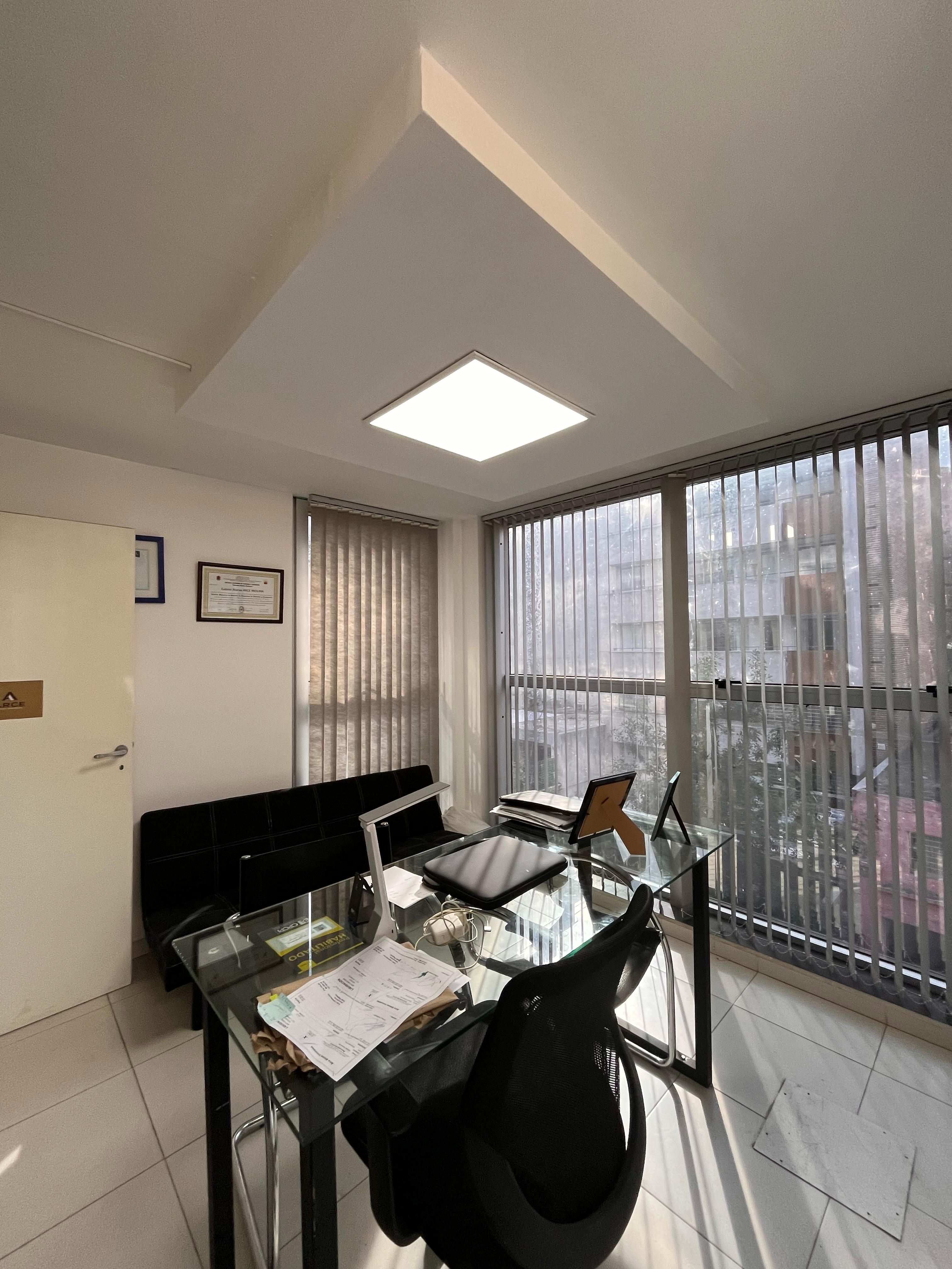 ALQUILER OFICINAS Nueva Córdoba con 4 COCHERAS (sin muebles)