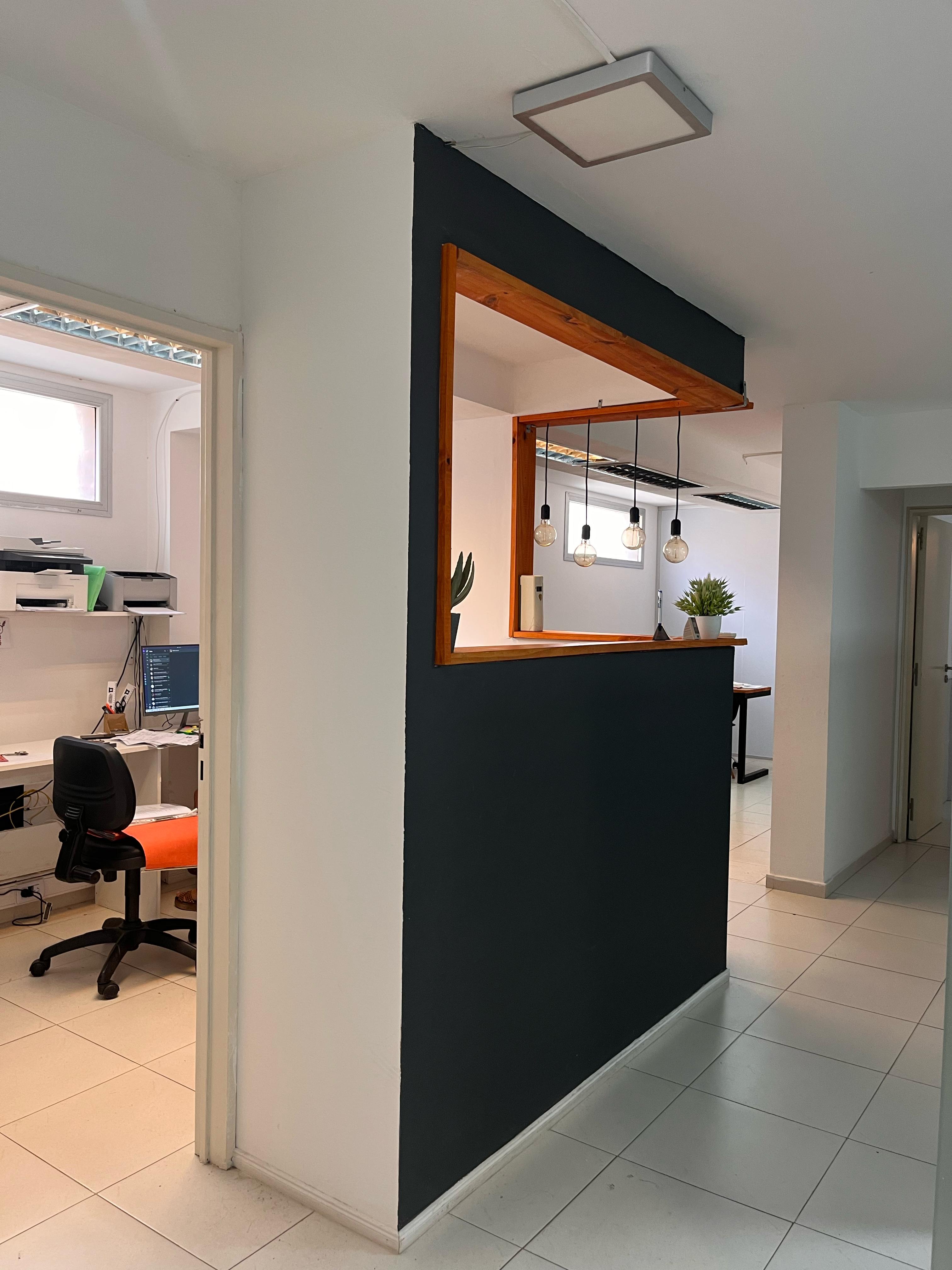 ALQUILER OFICINAS Nueva Córdoba con 4 COCHERAS (sin muebles)