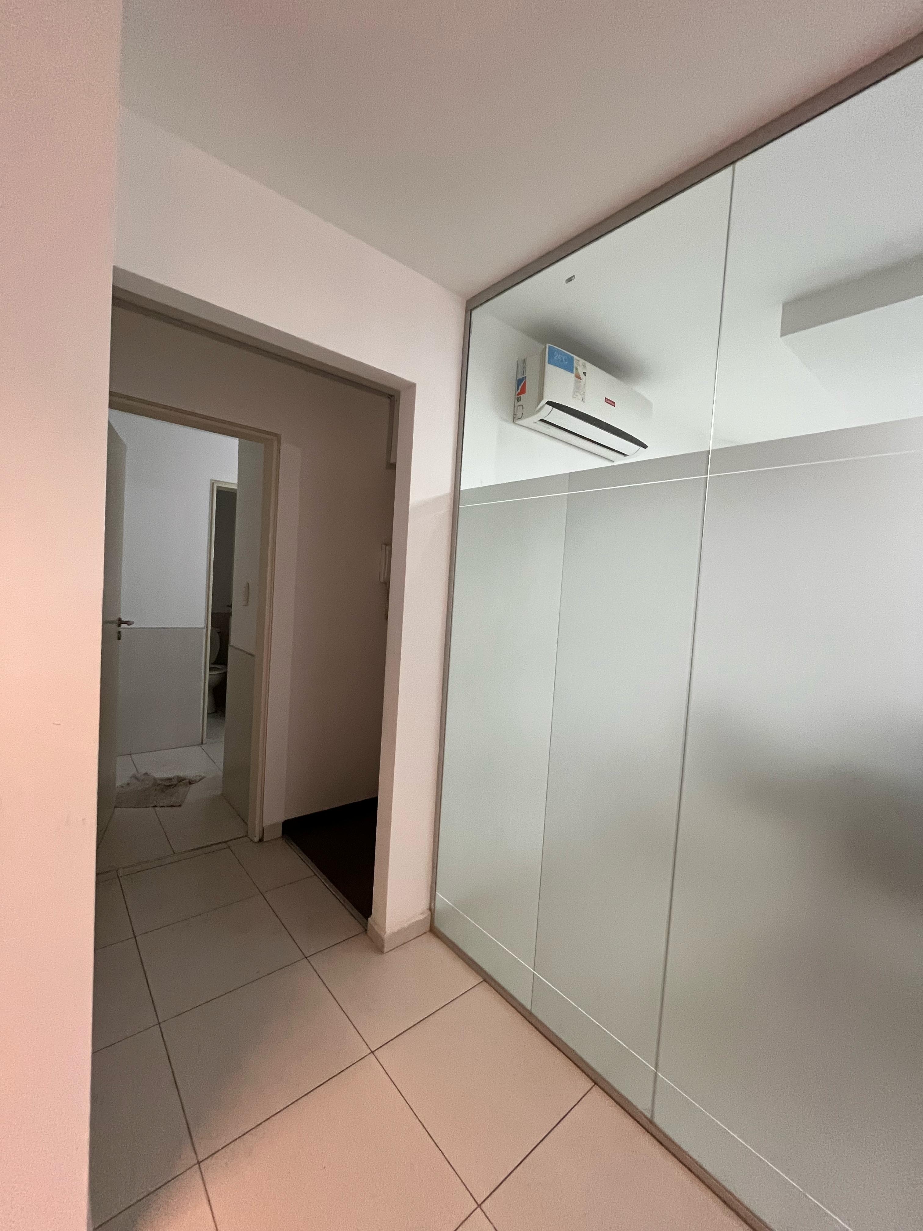 ALQUILER OFICINAS Nueva Córdoba con 4 COCHERAS (sin muebles)