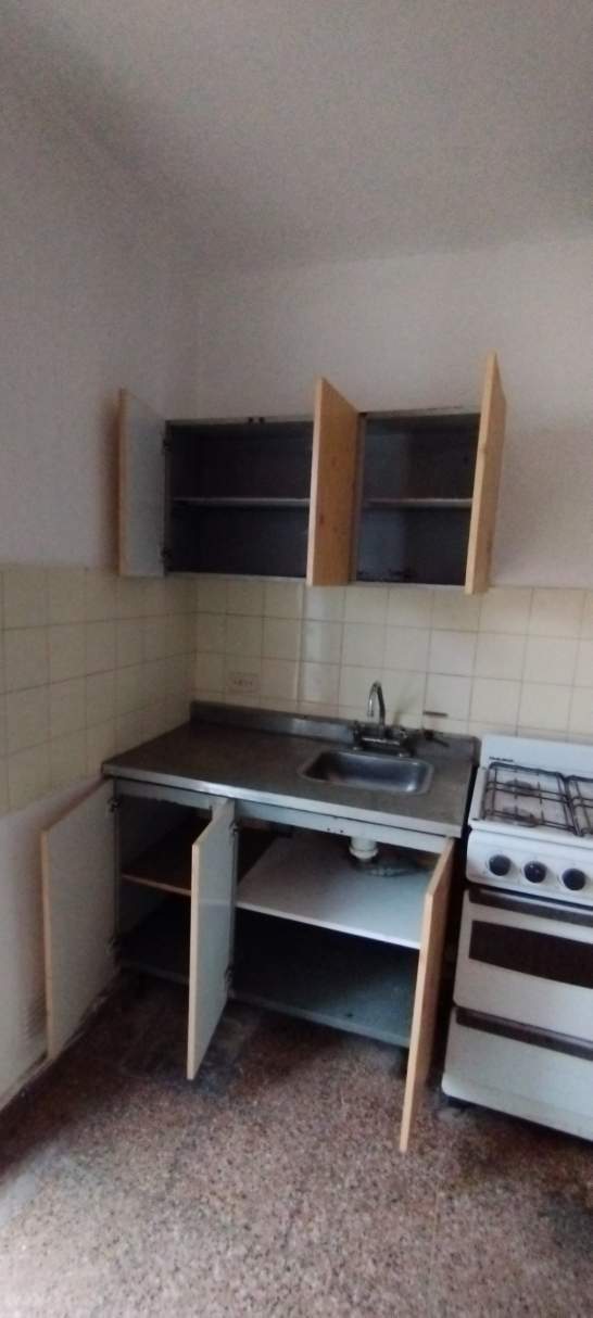 Monambiente en B Jardín ideal para Iniciar en el mundo de la renta por alquiler!!!!