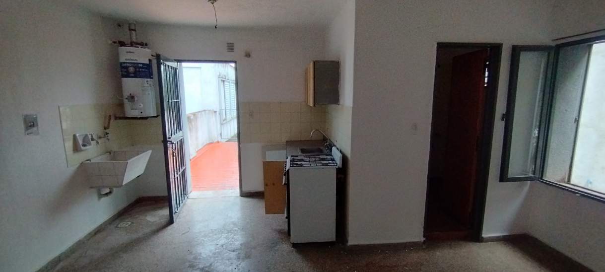 Monambiente en B Jardín ideal para Iniciar en el mundo de la renta por alquiler!!!!