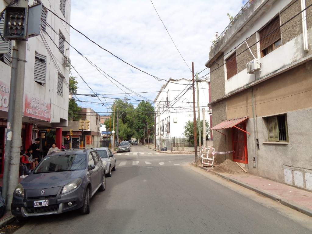 Barrio Alberdi - Departamento de 1 Dormitorio, Amplio y Luminoso con Patio y Terraza Amplia de Uso Común con Tendederos
