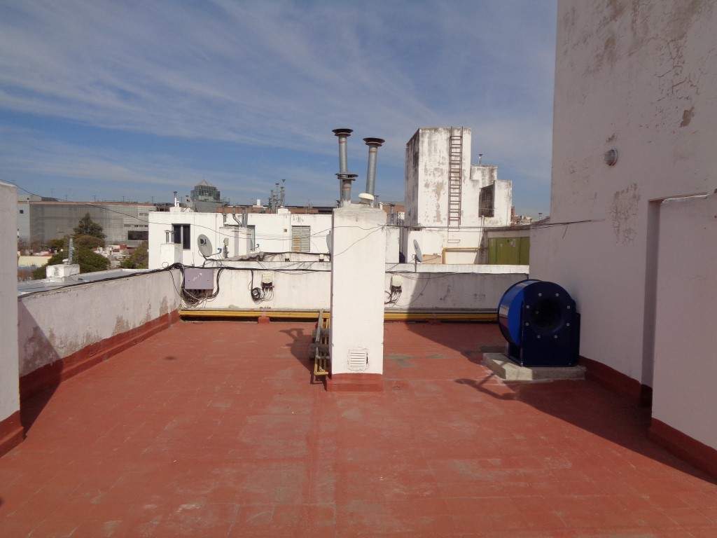 Barrio Alberdi - Departamento de 1 Dormitorio, Amplio y Luminoso con Patio y Terraza Amplia de Uso Común con Tendederos