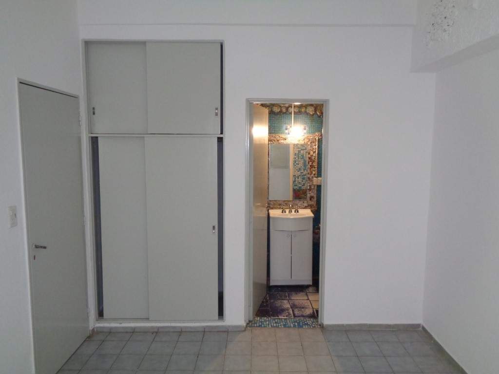 Barrio Alberdi - Departamento de 1 Dormitorio, Amplio y Luminoso con Patio y Terraza Amplia de Uso Común con Tendederos