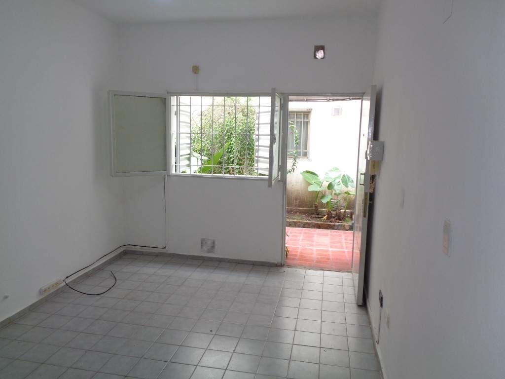 Barrio Alberdi - Departamento de 1 Dormitorio, Amplio y Luminoso con Patio y Terraza Amplia de Uso Común con Tendederos