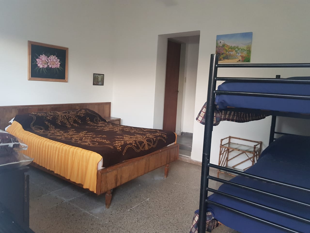 Venta casa de 2 dorm. y dpto de 1 dorm. a 1 cuadra del río - Carlos Paz