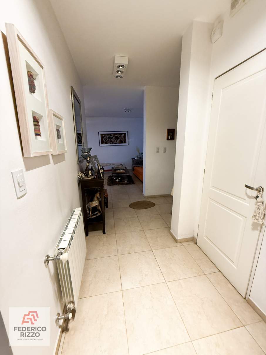 EXCLUSIVA CASA EN AMPLIACIÓN URCA (APTA CREDITO) DISEÑO DE PRIMERA Y SEGURIDAD