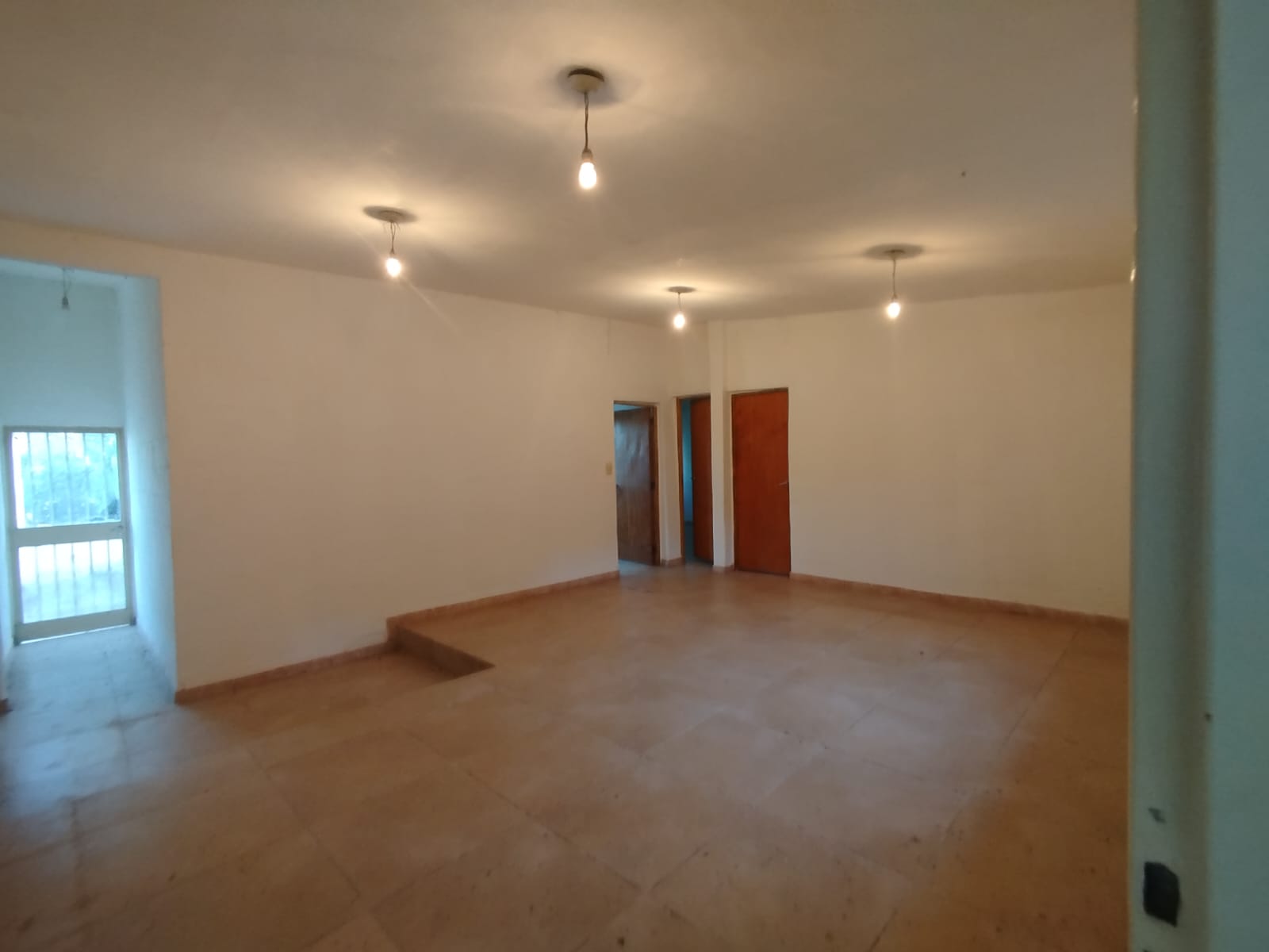 CASA EN ALQUILER - VILLA ALLENDE - 4 DORMITORIOS