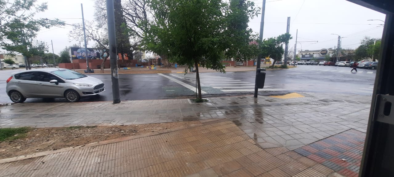 DEPTO FRENTE A PLAZA URQUIZA EN B SAN VICENTE