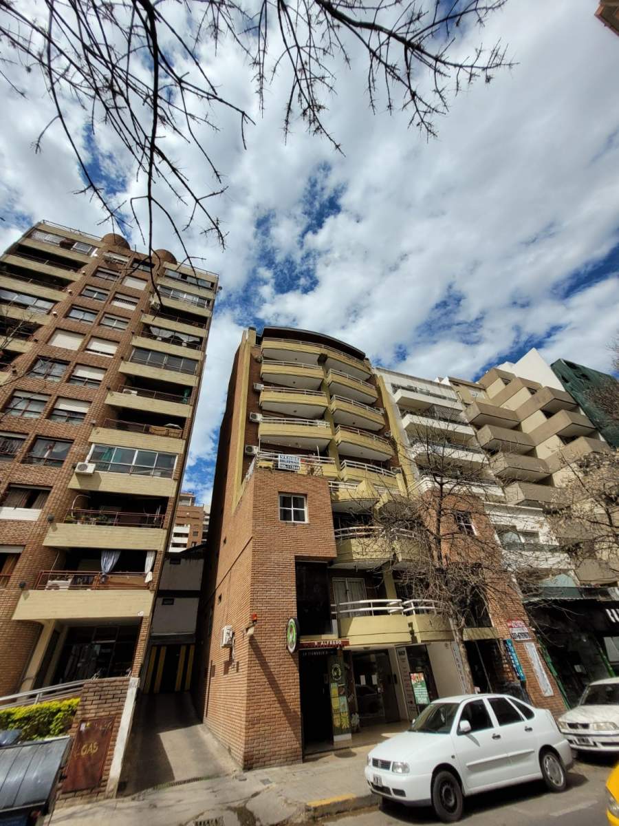 ALQUILER DPTO 1 DORM Y MEDIO CON BALCON - A POCAS CUADRAS DE PLAZA ESPAÑA