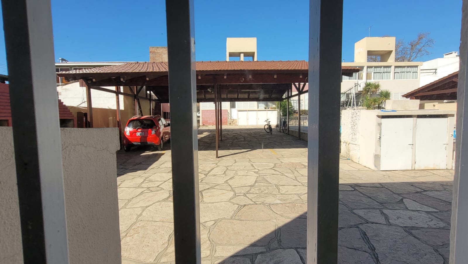 DEPARTAMENTO EN VENTA CARLOS PAZ - COSTANERA - PILETA COCHERA