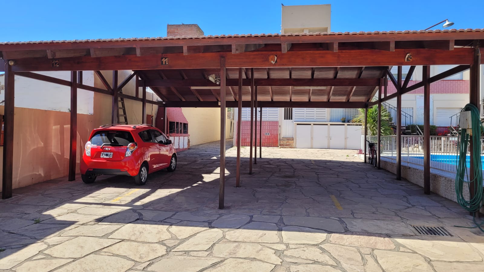 DEPARTAMENTO EN VENTA CARLOS PAZ - COSTANERA - PILETA COCHERA
