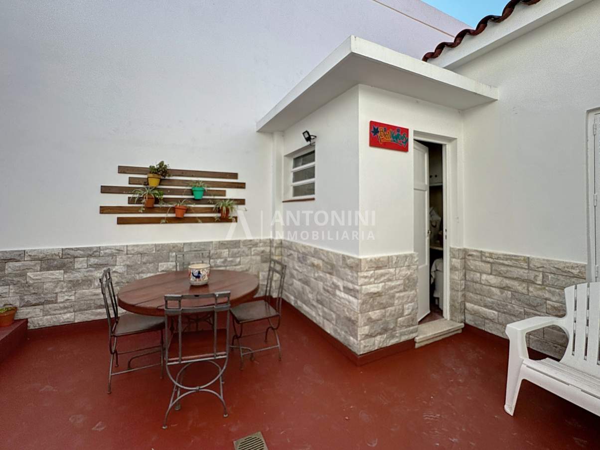 Apto Bancor Impecable Casa en Venta de 4 Dormitorios  en B Cofico