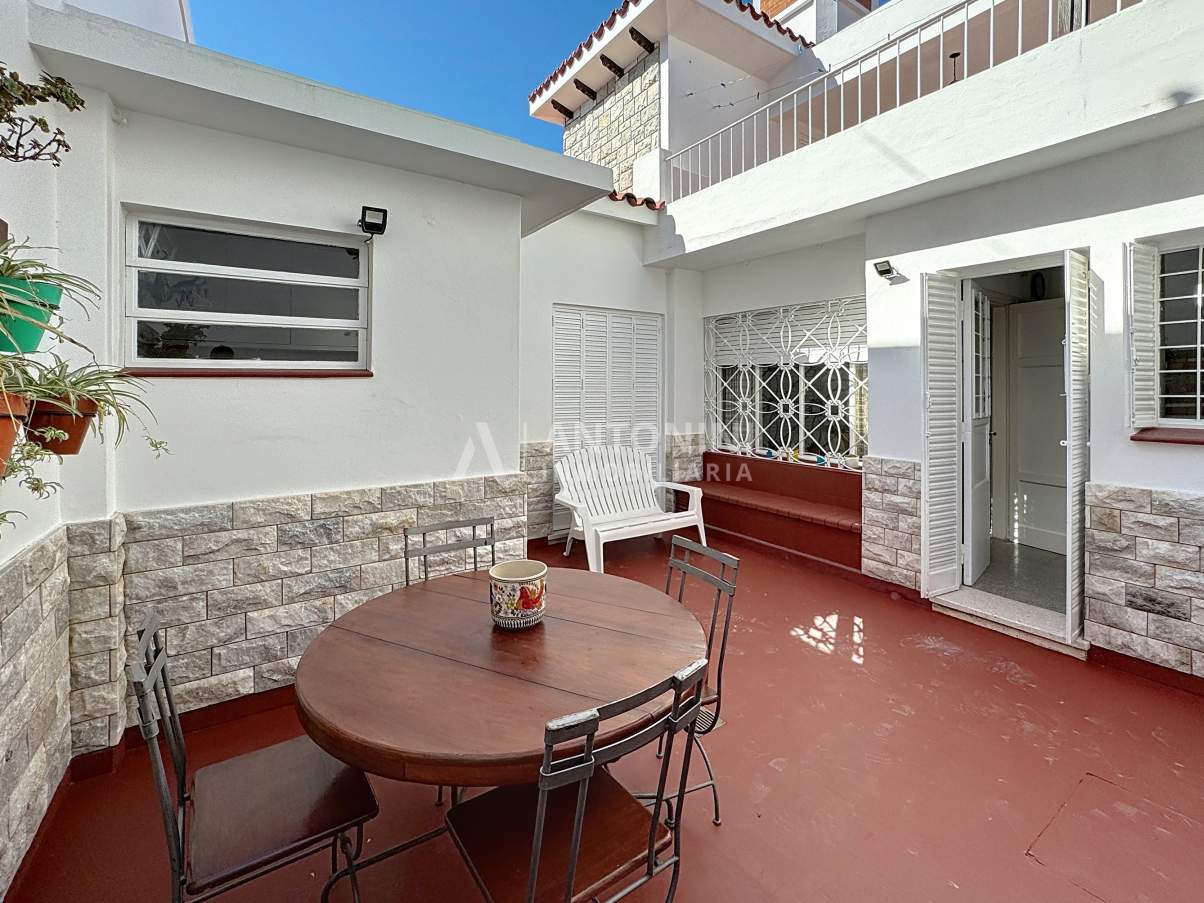 Apto Bancor Impecable Casa en Venta de 4 Dormitorios  en B Cofico