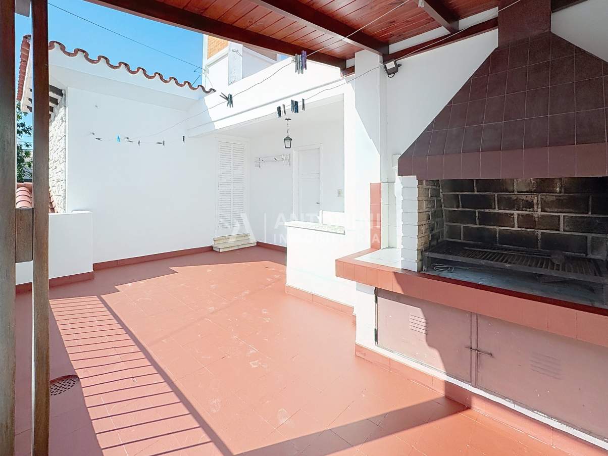 Apto Bancor Impecable Casa en Venta de 4 Dormitorios  en B Cofico