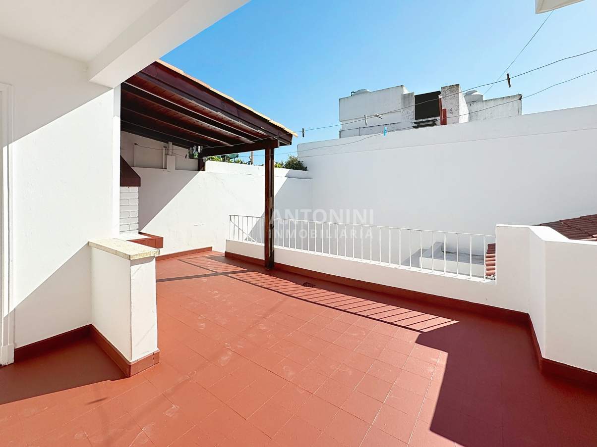 Apto Bancor Impecable Casa en Venta de 4 Dormitorios  en B Cofico