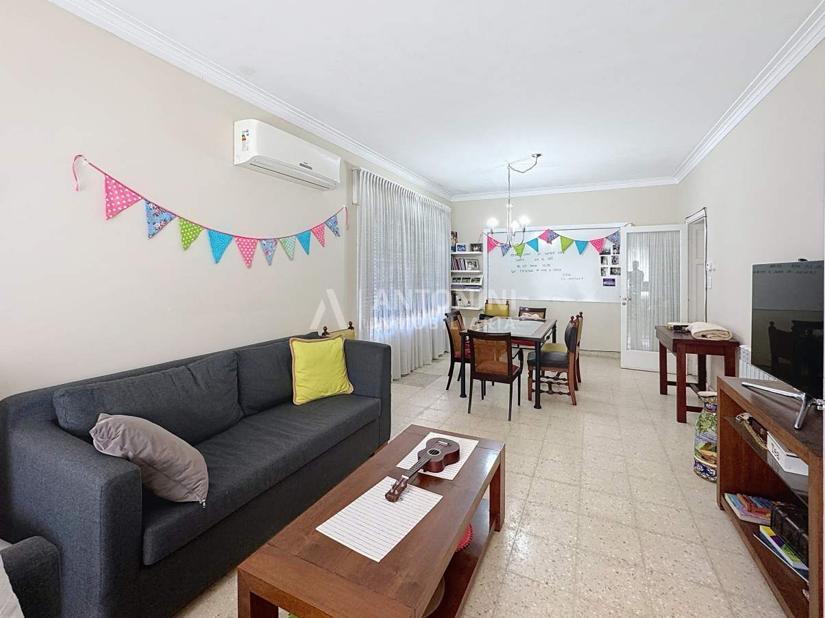 Apto Bancor Impecable Casa en Venta de 4 Dormitorios  en B Cofico