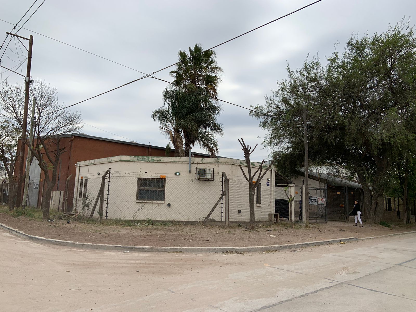 GALPON  OFICINAS  A MTS   BV. LOS ALEMANES (  ZONA NORTE CBA) PATRÓN IV