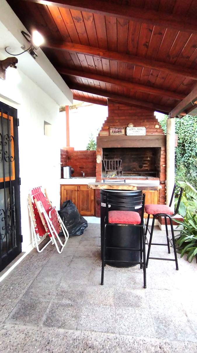 Casa 2 domitorios (1 en suite cvestidor) - B Stoecklin - La Calera