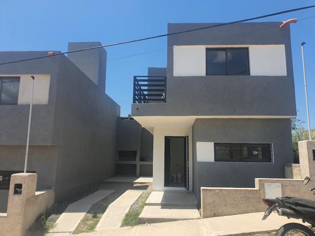 Duplex - Villa El Paraiso - La Calera - Recibo lote, auto