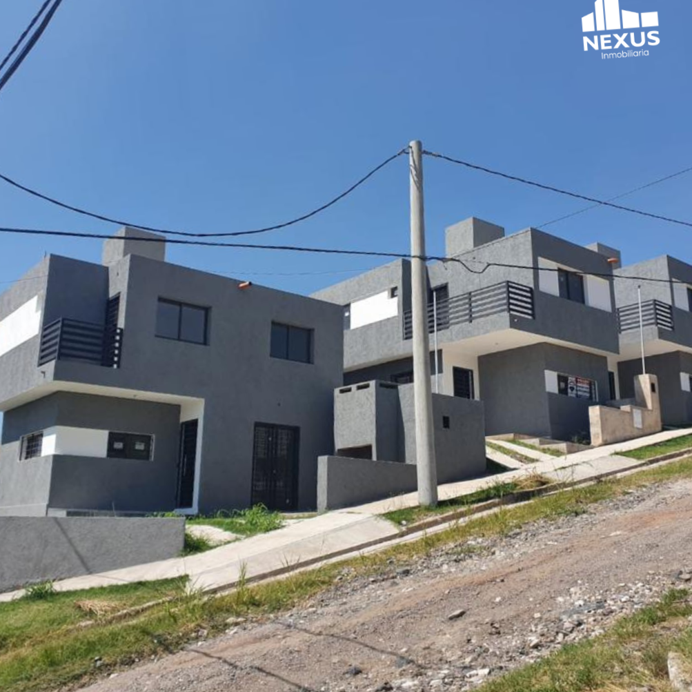 Duplex - Villa El Paraiso - La Calera - Recibo lote, auto