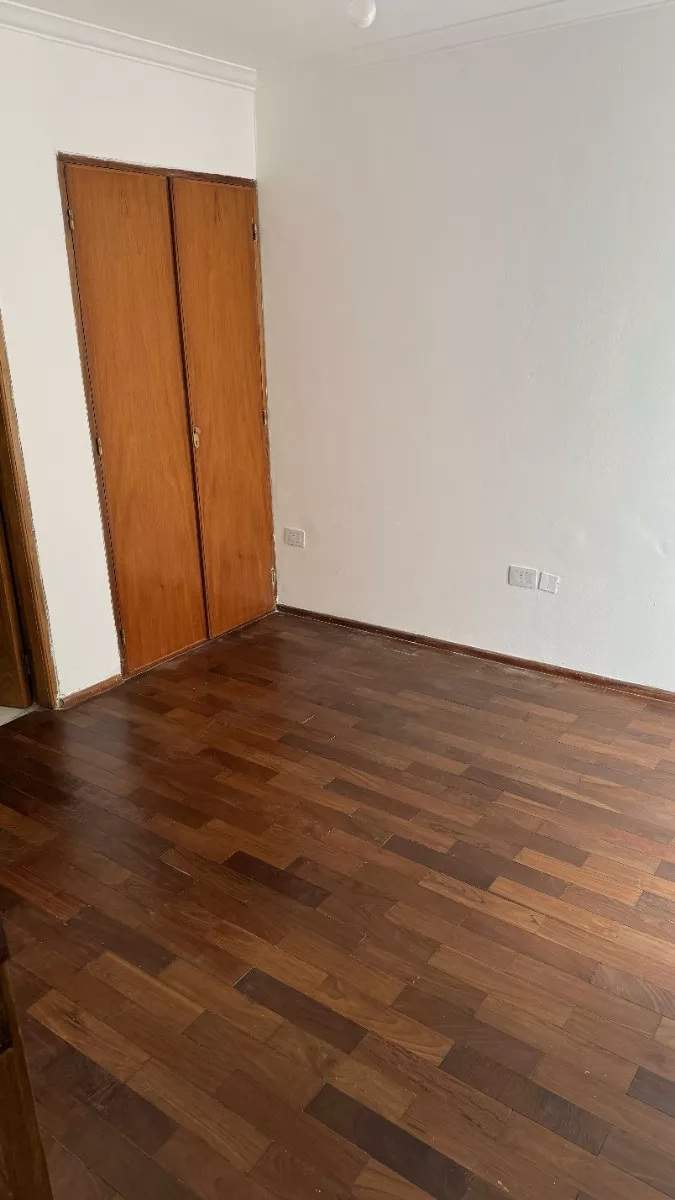 VENTA DE DEPARTAMENTO 2 DORMITORIOS 2 BAÑOS A 1 CUADRA DE PLAZA ESPAÑA