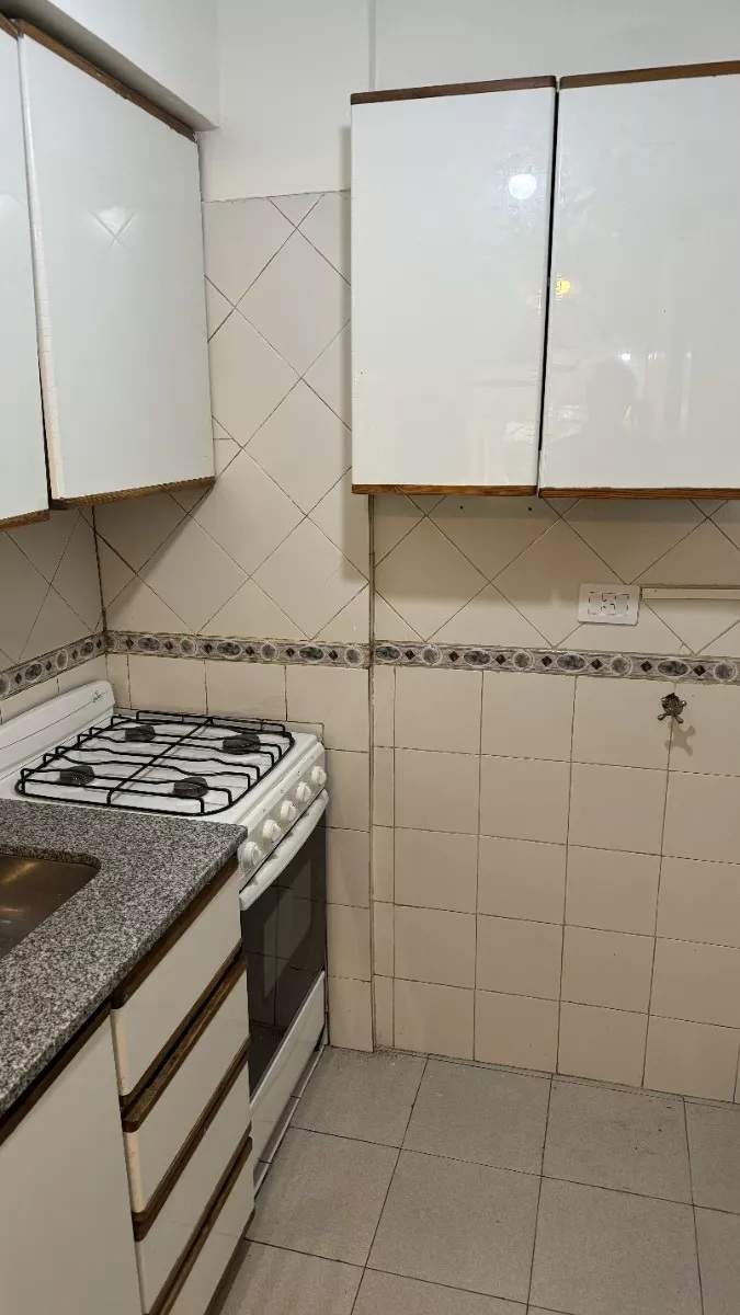 VENTA DE DEPARTAMENTO 2 DORMITORIOS 2 BAÑOS A 1 CUADRA DE PLAZA ESPAÑA