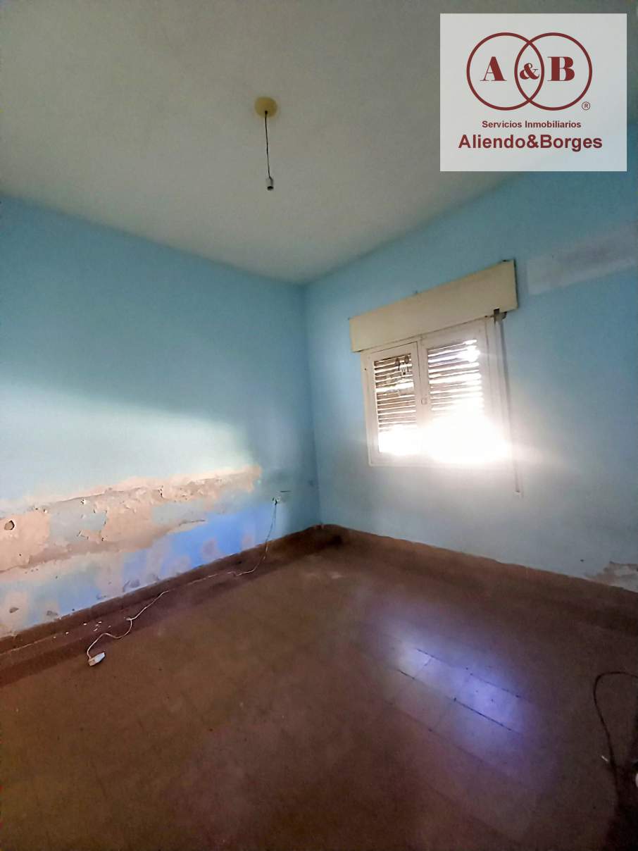 VENDEMOS CASA (INTERNA) PARA REFACCIONAR, CON LOCAL COMERCIAL BARRIO GRAL PAZ, RO CUARTO CRDOBA
