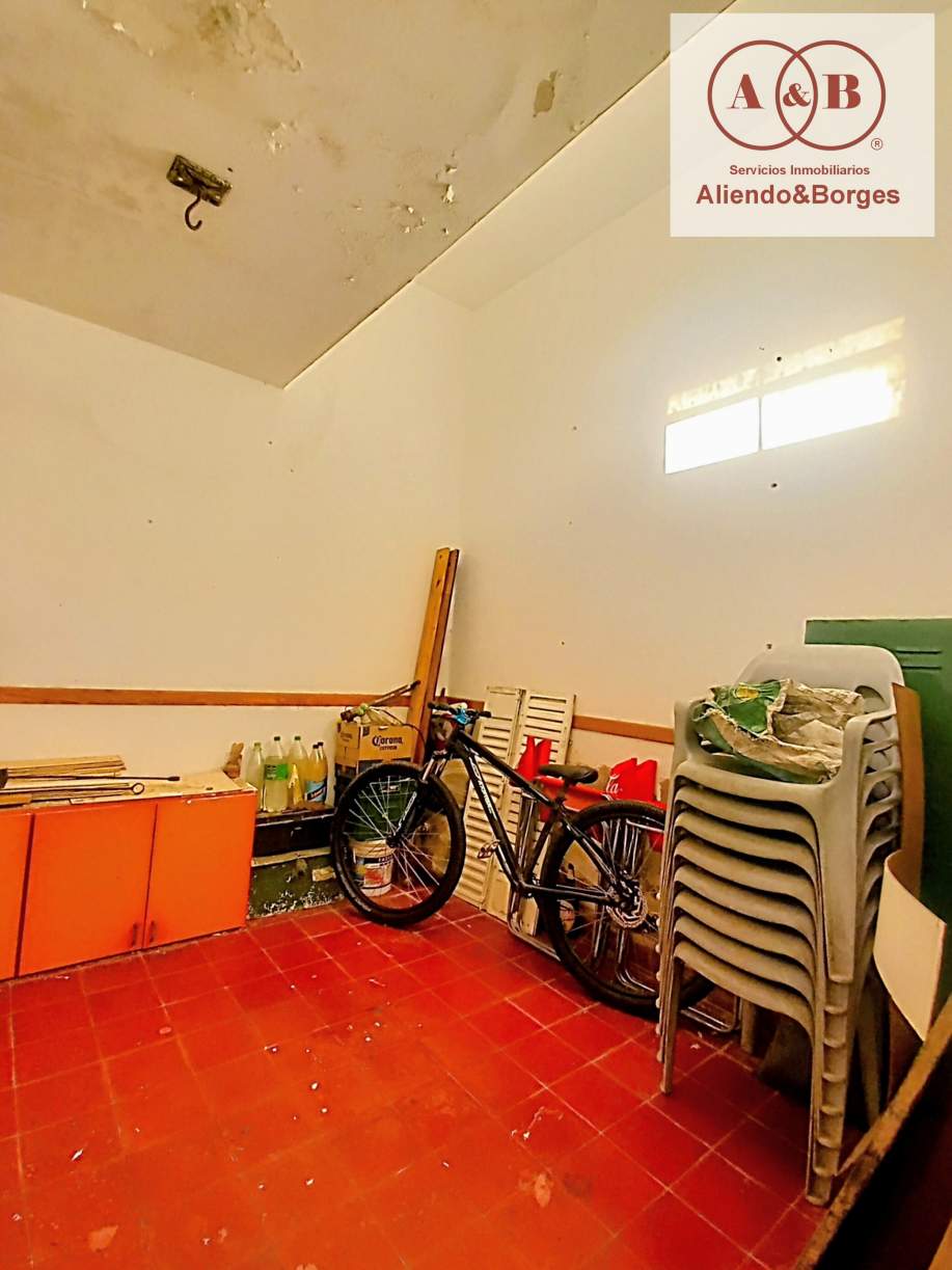 VENDEMOS CASA CENTRICA, APTA FAMILIA, COMERCIO Y SERVICIOS