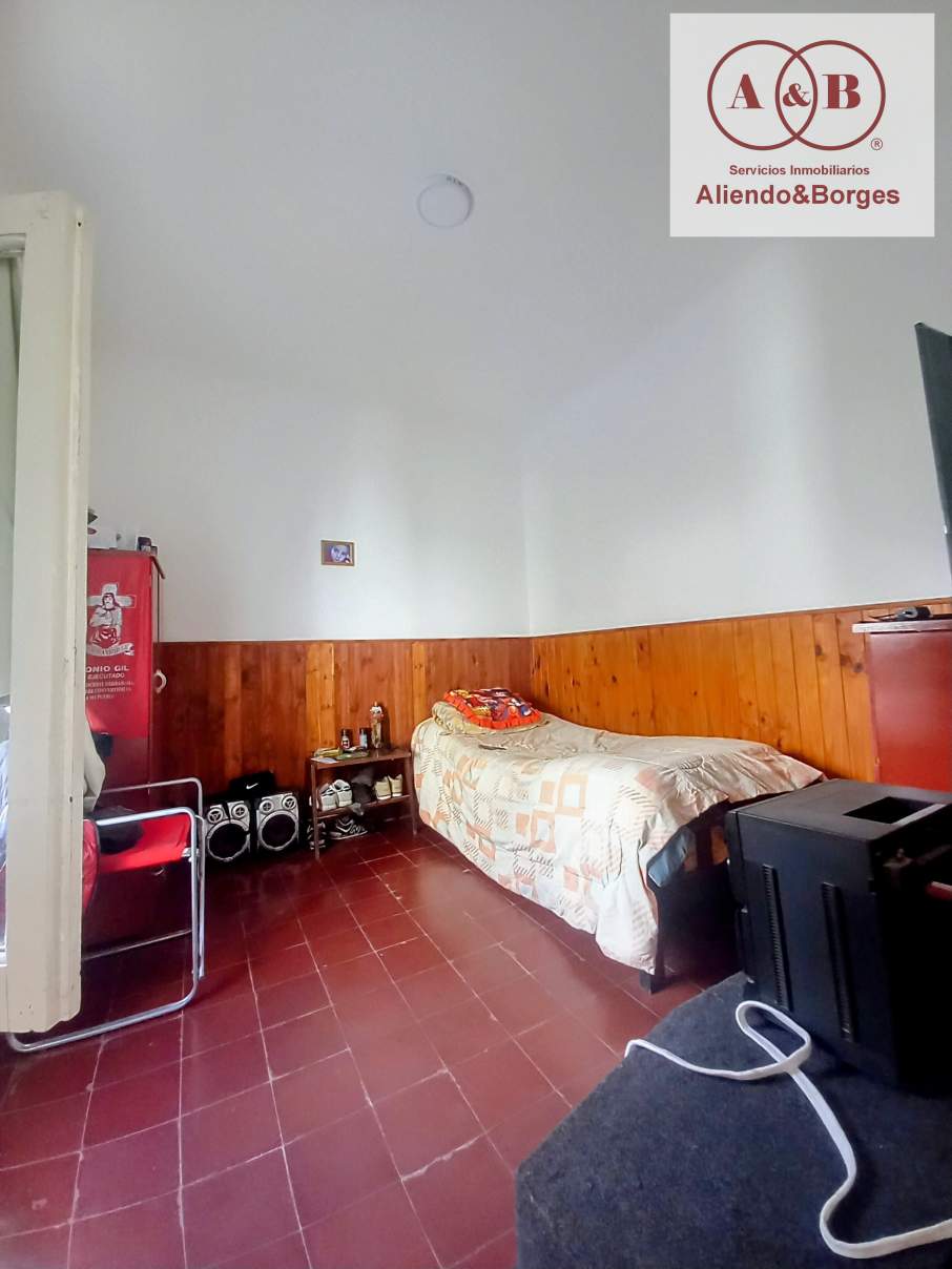 VENDEMOS CASA CENTRICA, APTA FAMILIA, COMERCIO Y SERVICIOS