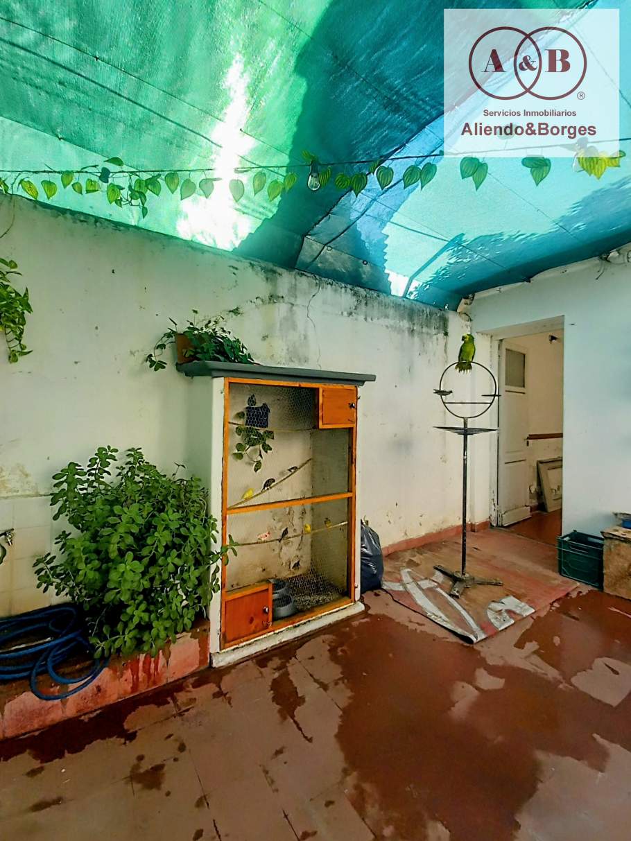 VENDEMOS CASA CENTRICA, APTA FAMILIA, COMERCIO Y SERVICIOS