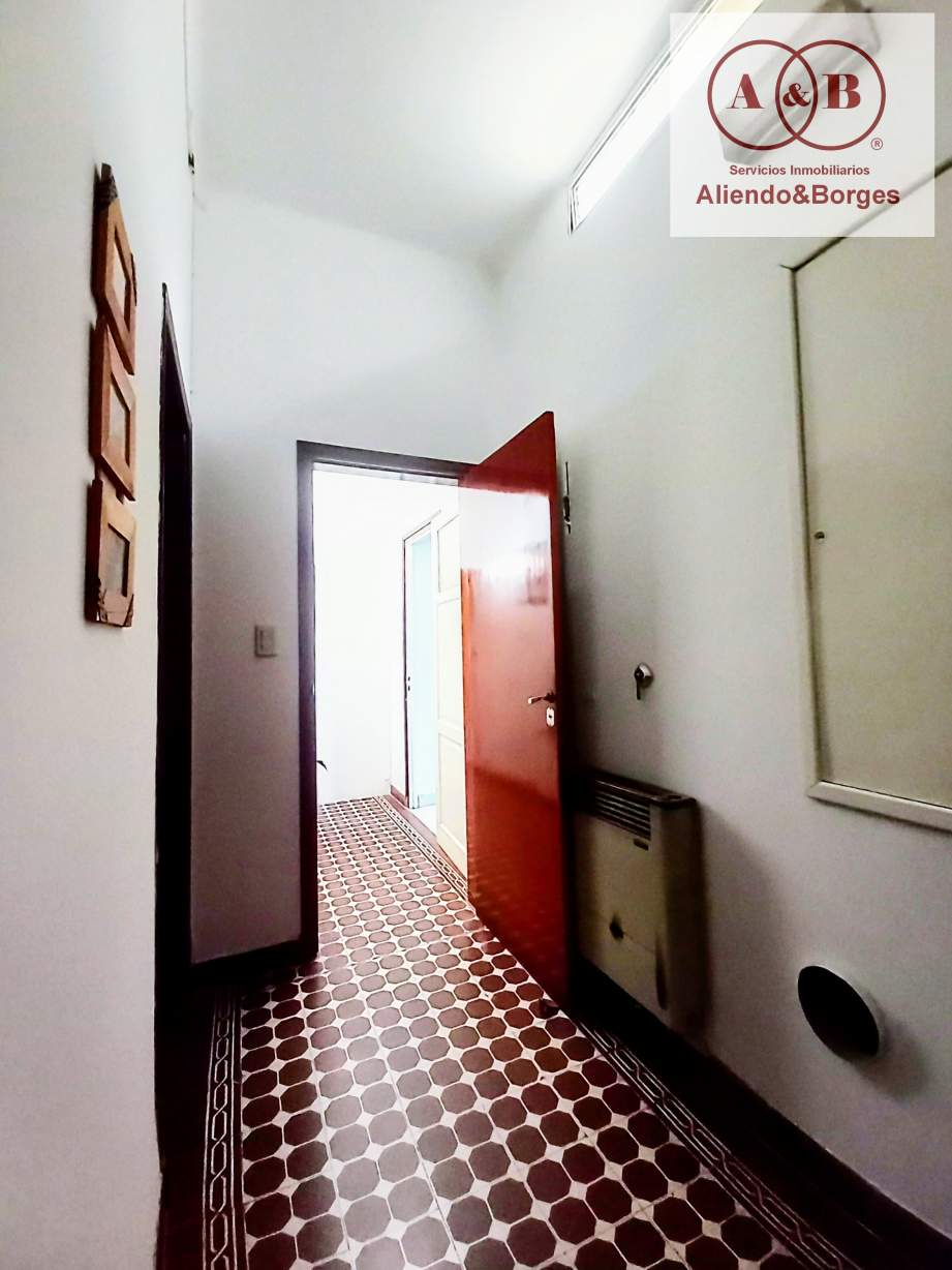 VENDEMOS CASA CENTRICA, APTA FAMILIA, COMERCIO Y SERVICIOS