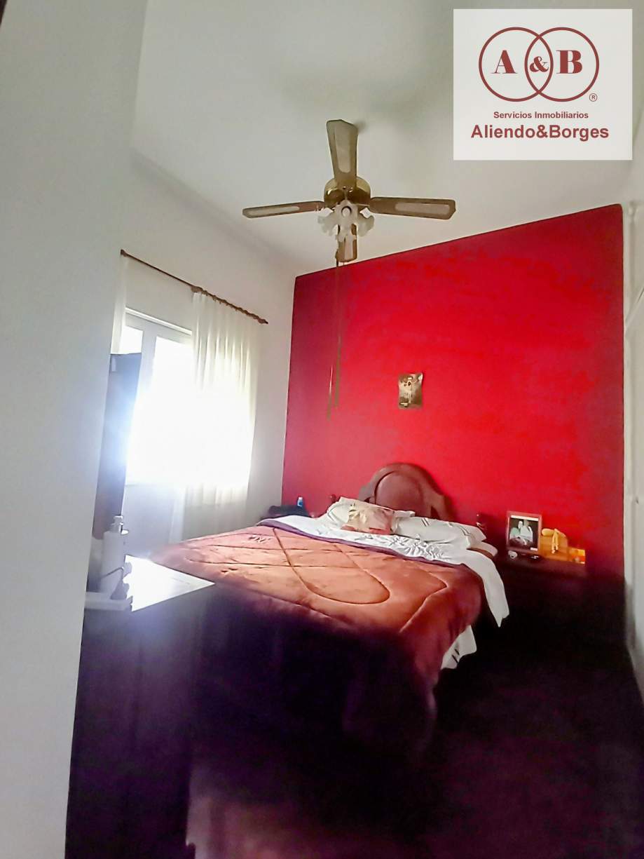 VENDEMOS CASA CENTRICA, APTA FAMILIA, COMERCIO Y SERVICIOS