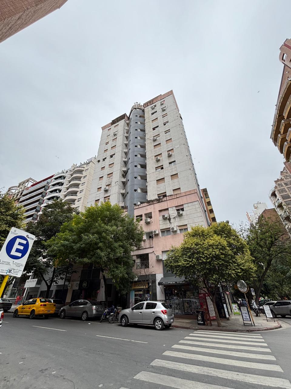Departamento en Barrio Nueva Córdoba, sobre Obispo Salguero 618.