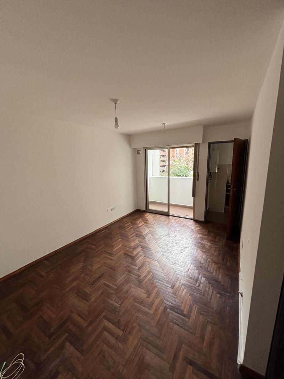 Departamento en Barrio Nueva Córdoba, sobre Obispo Salguero 618.