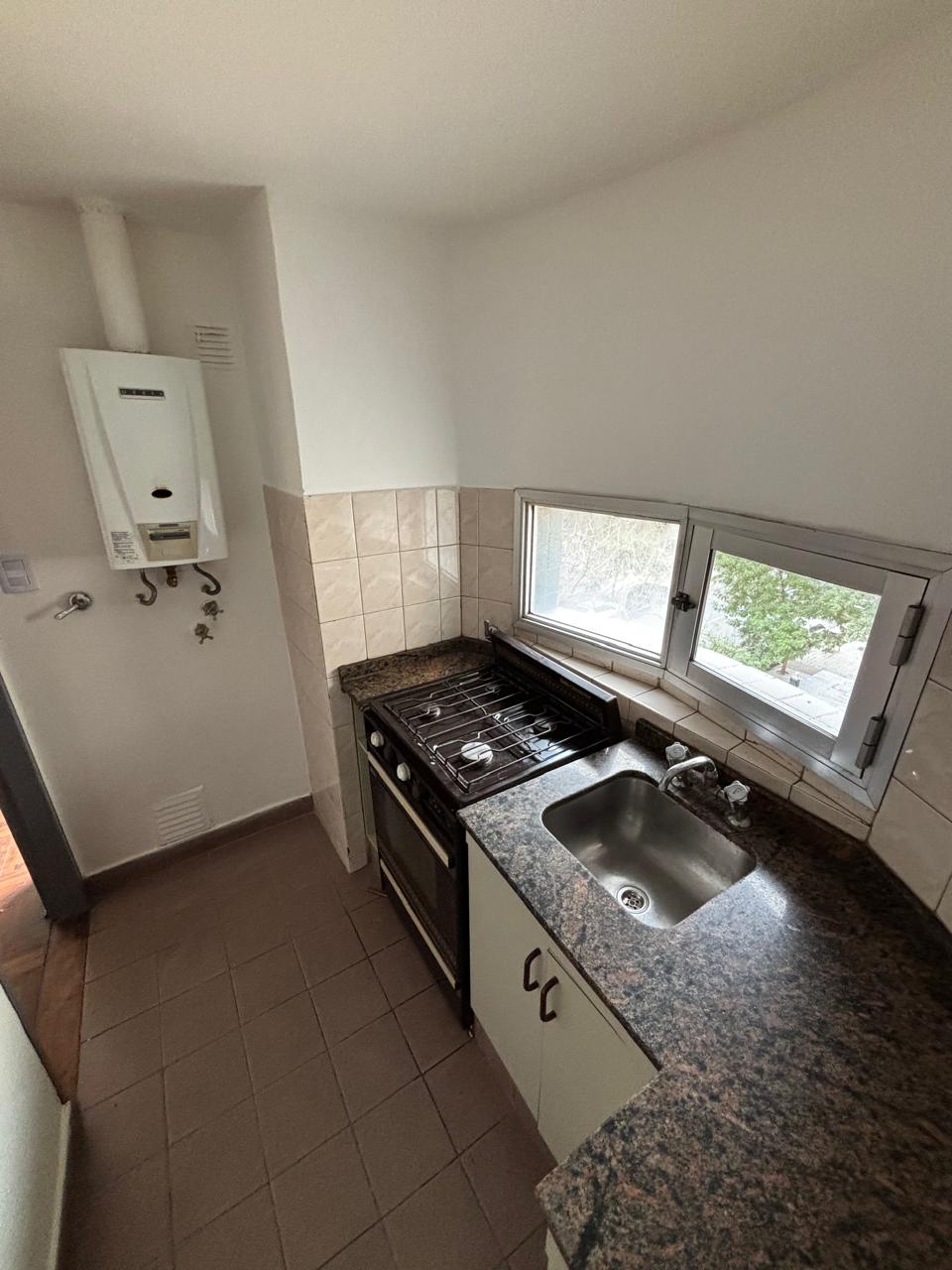 Departamento en Barrio Nueva Córdoba, sobre Obispo Salguero 618.