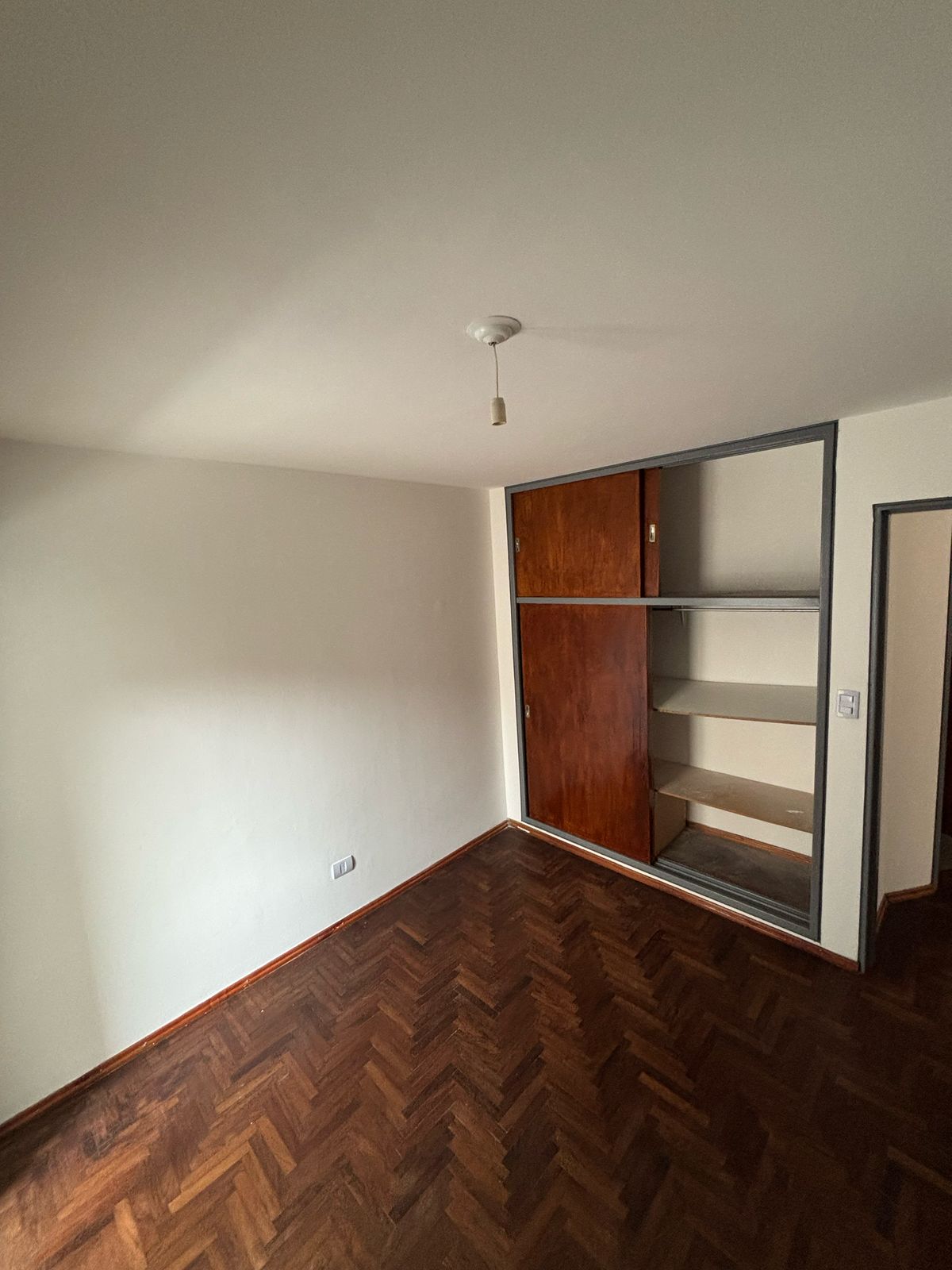 Departamento en Barrio Nueva Córdoba, sobre Obispo Salguero 618.