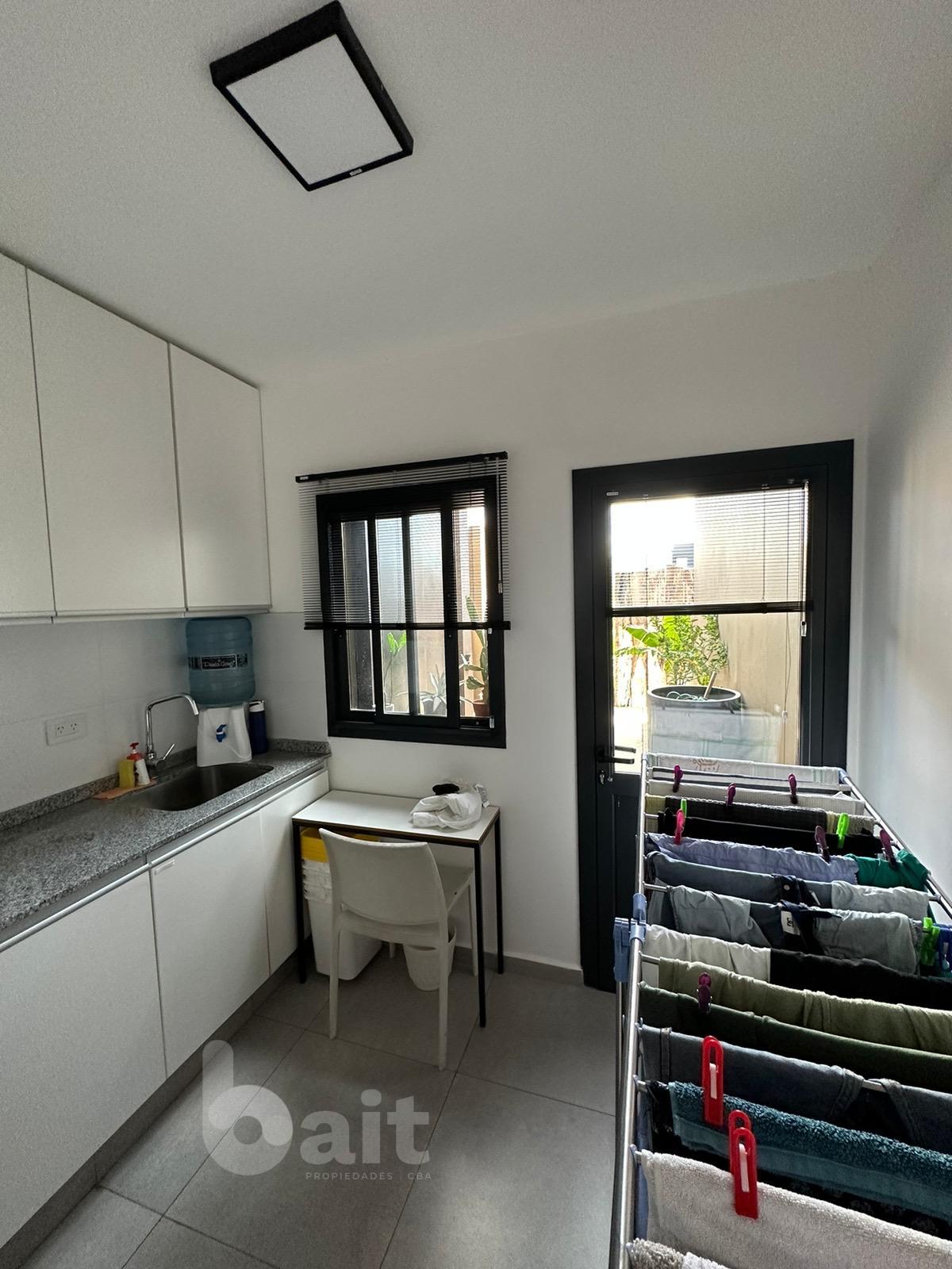 VENDO CASA 3 DORMITORIOS ESCRITORIO SANTINA NORTE VALLE ESCONDIDO