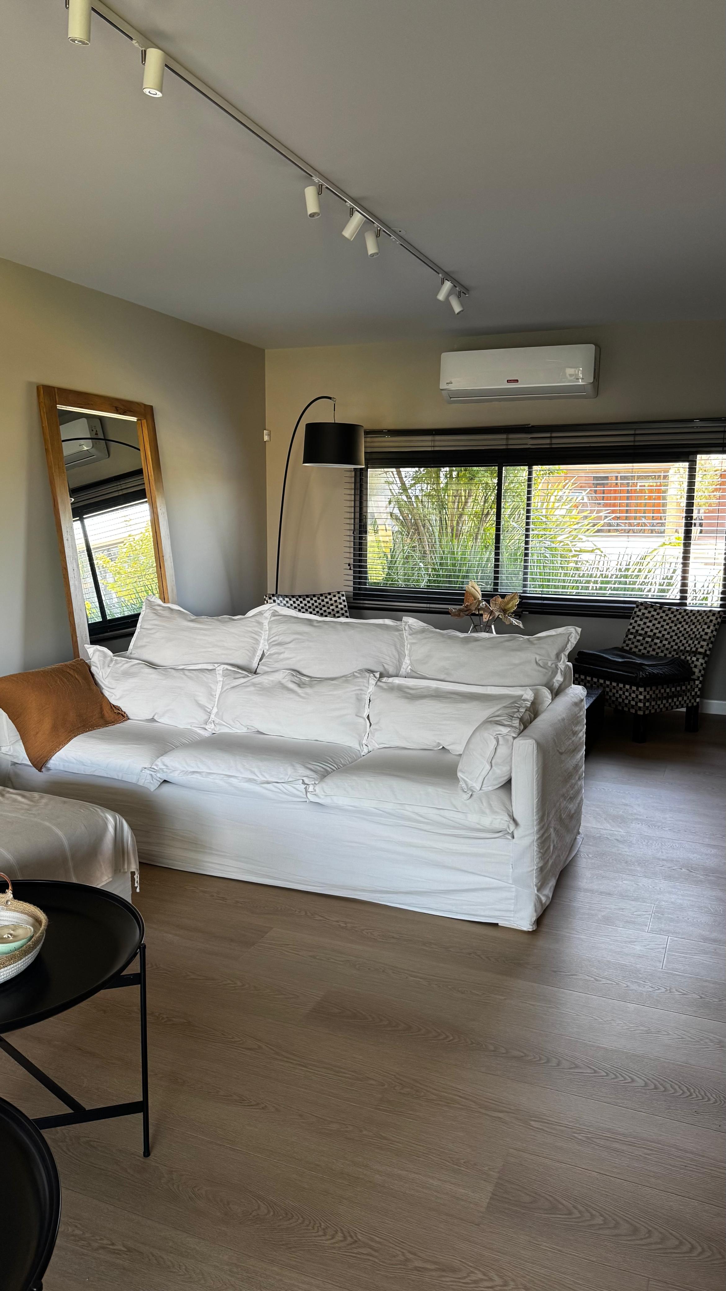 VENDO CASA 3 DORMITORIOS ESCRITORIO SANTINA NORTE VALLE ESCONDIDO