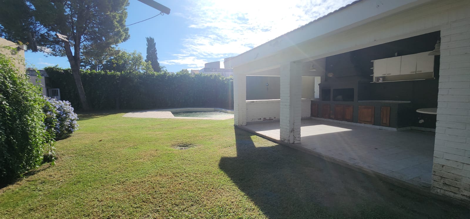 urca casa alquiler con 2 lotes gran parque