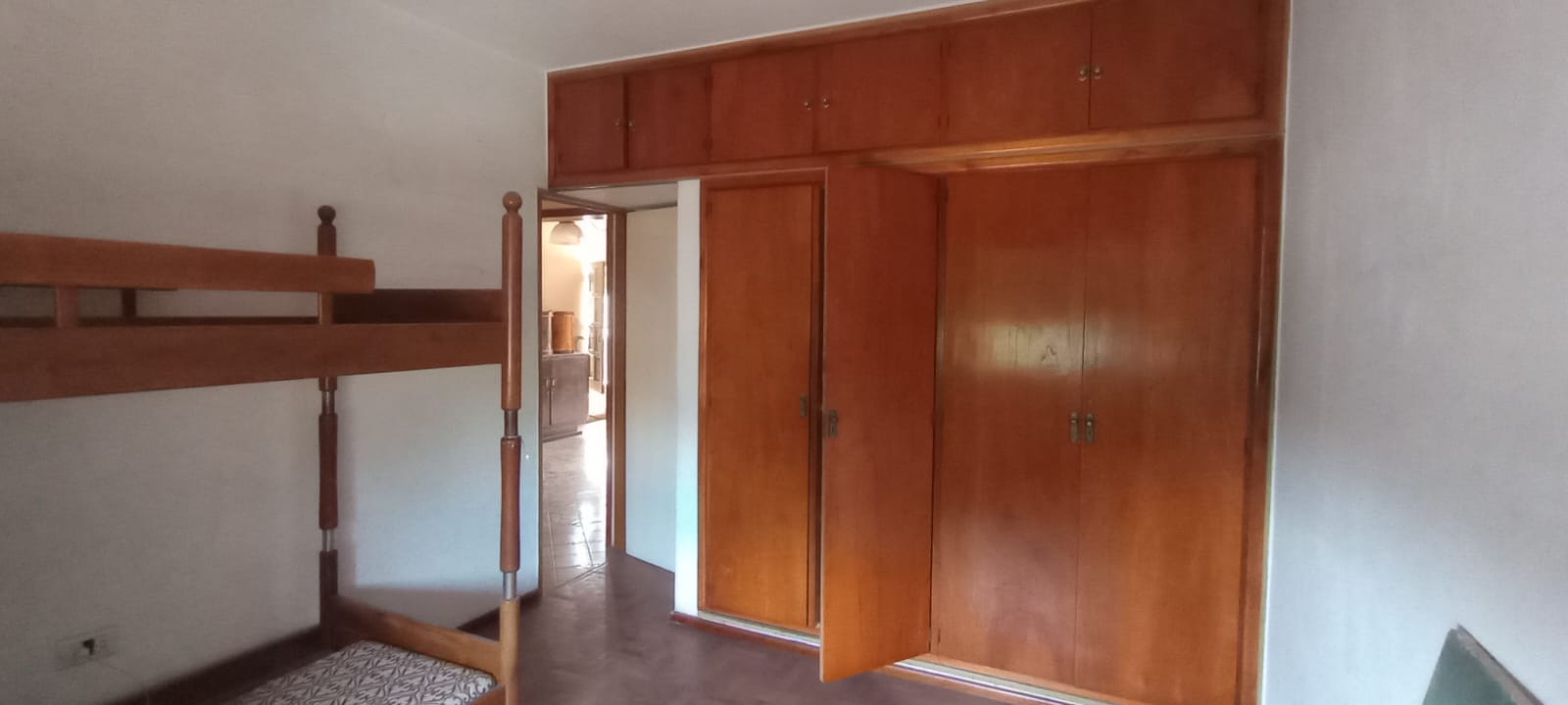 VENDO CASA ENTRE MAIPU Y PERON