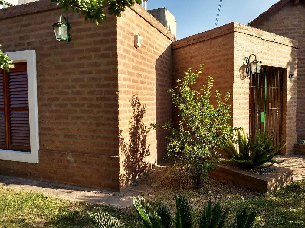 CASA 4 DORM - BO. EL REFUGIO - ARGUELLO