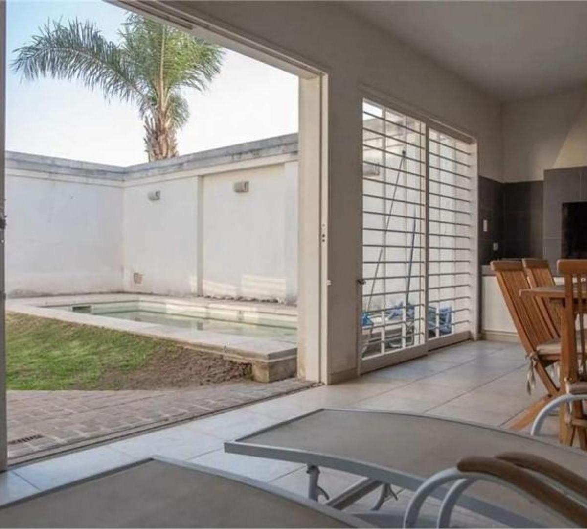 VTA. CASA CON PISCINA EN URCA